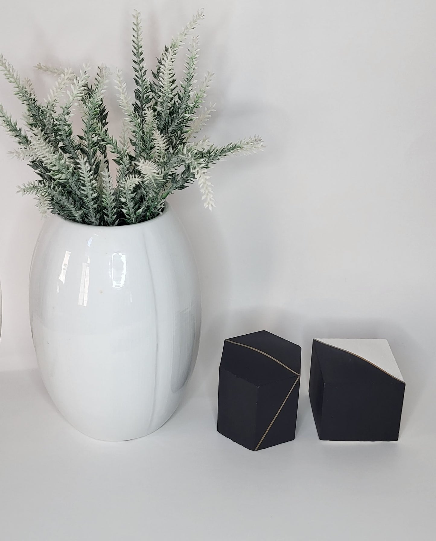 Black/White & Gold Decorative Bookends